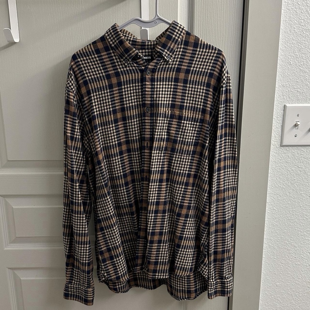 Express Men's Plaid Button-Down Long Sleeve Flannel Shirt